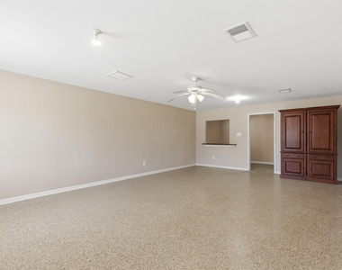 313 Grand Avenue - Photo Thumbnail 6