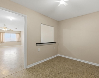 313 Grand Avenue - Photo Thumbnail 8