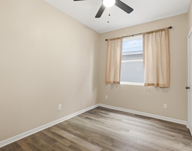 313 Grand Avenue - Photo Thumbnail 12