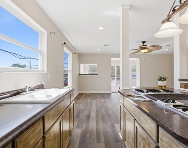 313 Grand Avenue - Photo Thumbnail 27