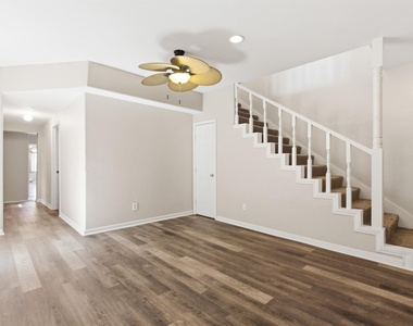 313 Grand Avenue - Photo Thumbnail 15