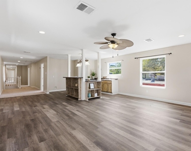 313 Grand Avenue - Photo Thumbnail 21