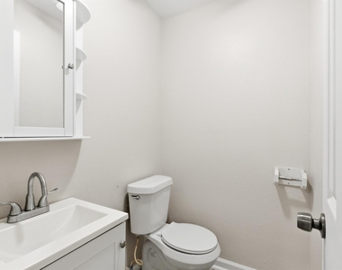 313 Grand Avenue - Photo Thumbnail 10