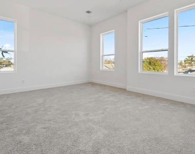 5404 Margarita Street - Photo Thumbnail 9