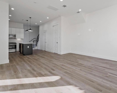 5404 Margarita Street - Photo Thumbnail 2