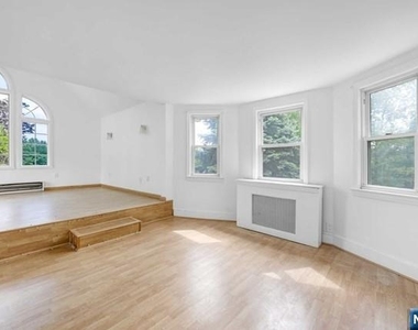 816 Pascack - Photo Thumbnail 11