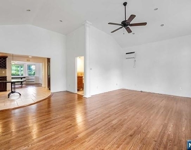 816 Pascack - Photo Thumbnail 5
