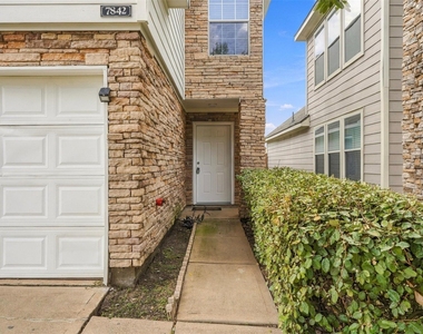 7842 Winding Creek View - Photo Thumbnail 2
