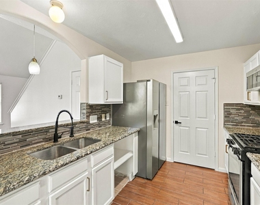7842 Winding Creek View - Photo Thumbnail 12