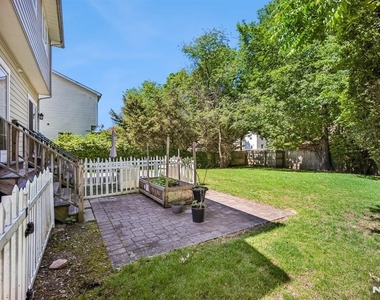 39 Grove - Photo Thumbnail 21