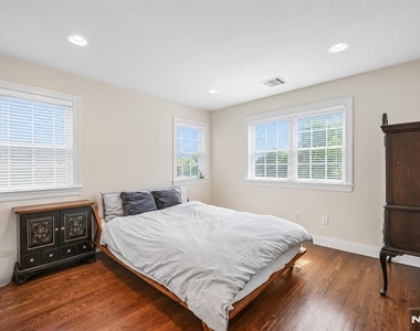 39 Grove - Photo Thumbnail 12