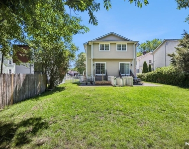 39 Grove - Photo Thumbnail 23