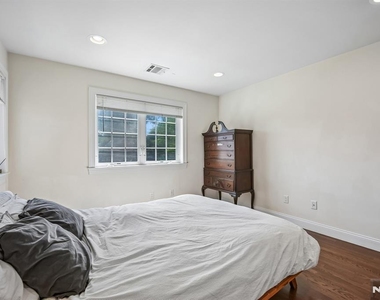 39 Grove - Photo Thumbnail 13