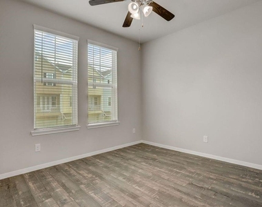 2714 Veranda Falls - Photo Thumbnail 22