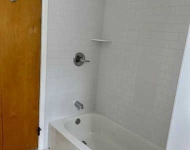 12 Grunauer - Photo Thumbnail 12