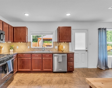 16718 Warbler Drive - Photo Thumbnail 14