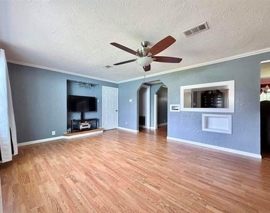 3440 Evalon Avenue - Photo Thumbnail 25