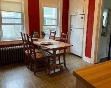 618 N Maple - Photo Thumbnail 2