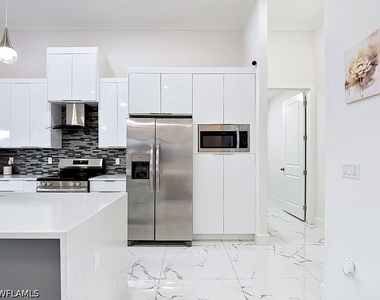 2905 4th Street W - Photo Thumbnail 13