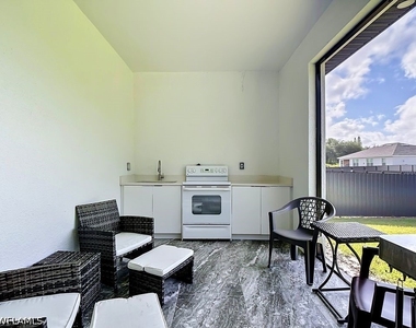 2905 4th Street W - Photo Thumbnail 45
