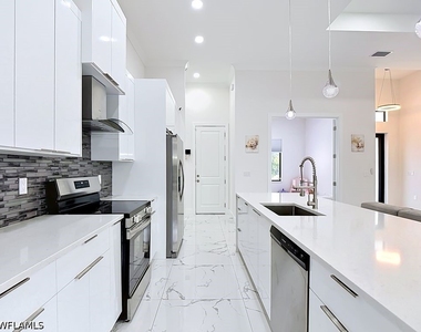 2905 4th Street W - Photo Thumbnail 19