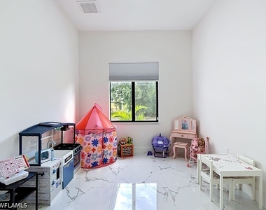 2905 4th Street W - Photo Thumbnail 27