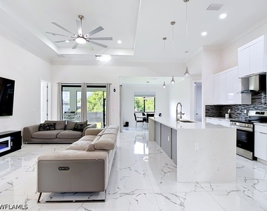 2905 4th Street W - Photo Thumbnail 6