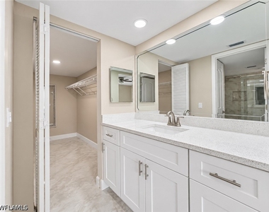 700 Valley Stream Drive - Photo Thumbnail 8