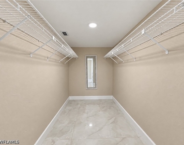 700 Valley Stream Drive - Photo Thumbnail 10