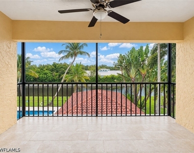700 Valley Stream Drive - Photo Thumbnail 14