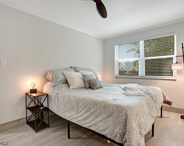982 13th Street N - Photo Thumbnail 11
