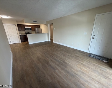 5321 Summerlin Road - Photo Thumbnail 2