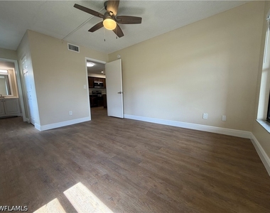 5321 Summerlin Road - Photo Thumbnail 11