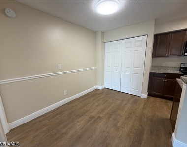 5321 Summerlin Road - Photo Thumbnail 5