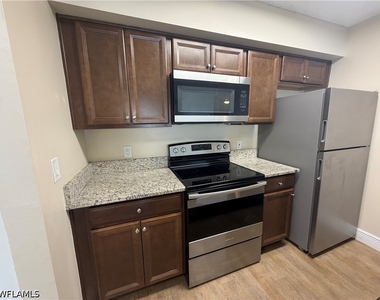 5321 Summerlin Road - Photo Thumbnail 8