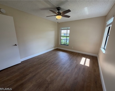 5321 Summerlin Road - Photo Thumbnail 12
