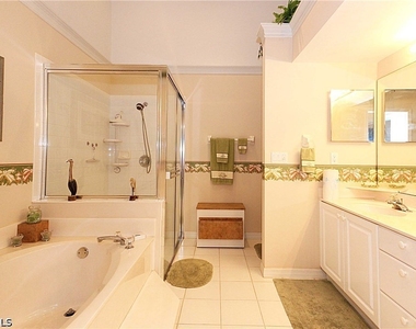 322 Melrose Place - Photo Thumbnail 8