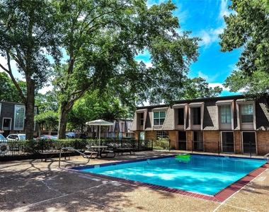 12633 Memorial Drive - Photo Thumbnail 15