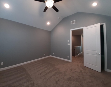 5439 Camaguey Street - Photo Thumbnail 7