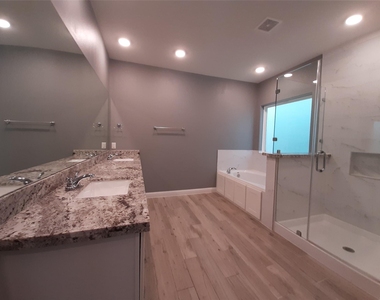 5439 Camaguey Street - Photo Thumbnail 10