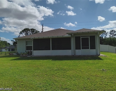 3312 68th Street W - Photo Thumbnail 8