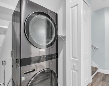 1391 Santiago Circle - Photo Thumbnail 31