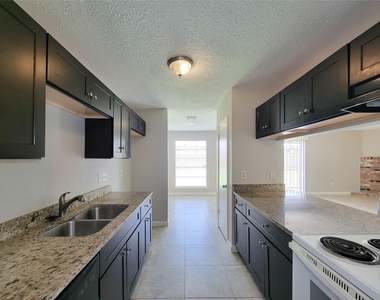 8530 Quail Burg Lane - Photo Thumbnail 11