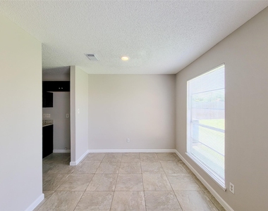 8530 Quail Burg Lane - Photo Thumbnail 7