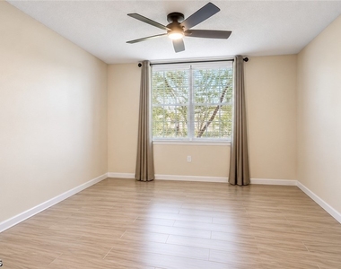 1180 Wildwood Lakes Boulevard - Photo Thumbnail 4