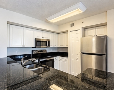 1180 Wildwood Lakes Boulevard - Photo Thumbnail 10