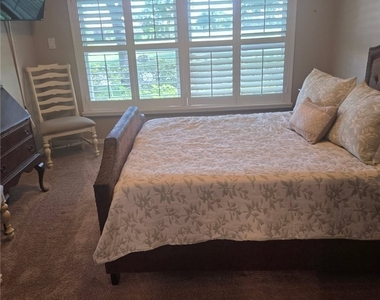 2280 Somerset Ridge Drive - Photo Thumbnail 2