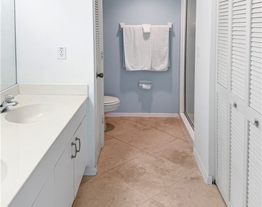 9660 Victoria Lane - Photo Thumbnail 17