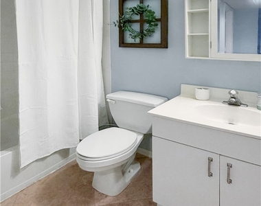 9660 Victoria Lane - Photo Thumbnail 10