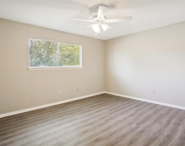 9414 Crystal Cove Circle - Photo Thumbnail 11